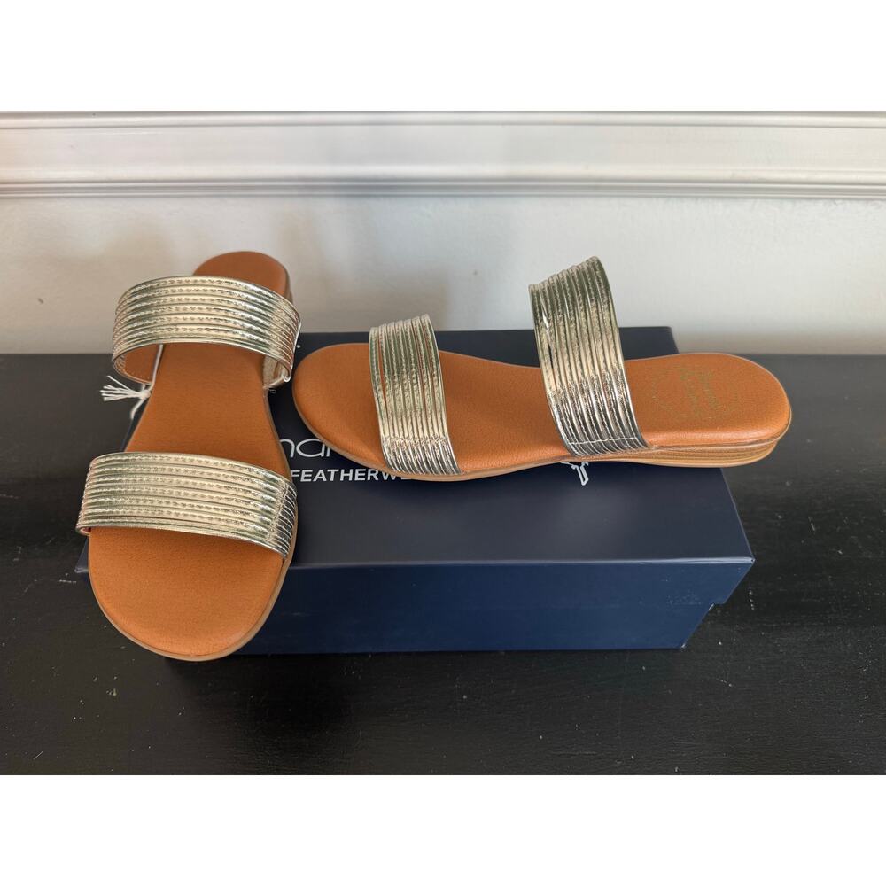 Andre Assous Featherweight Gold Sandals NIB Size 6